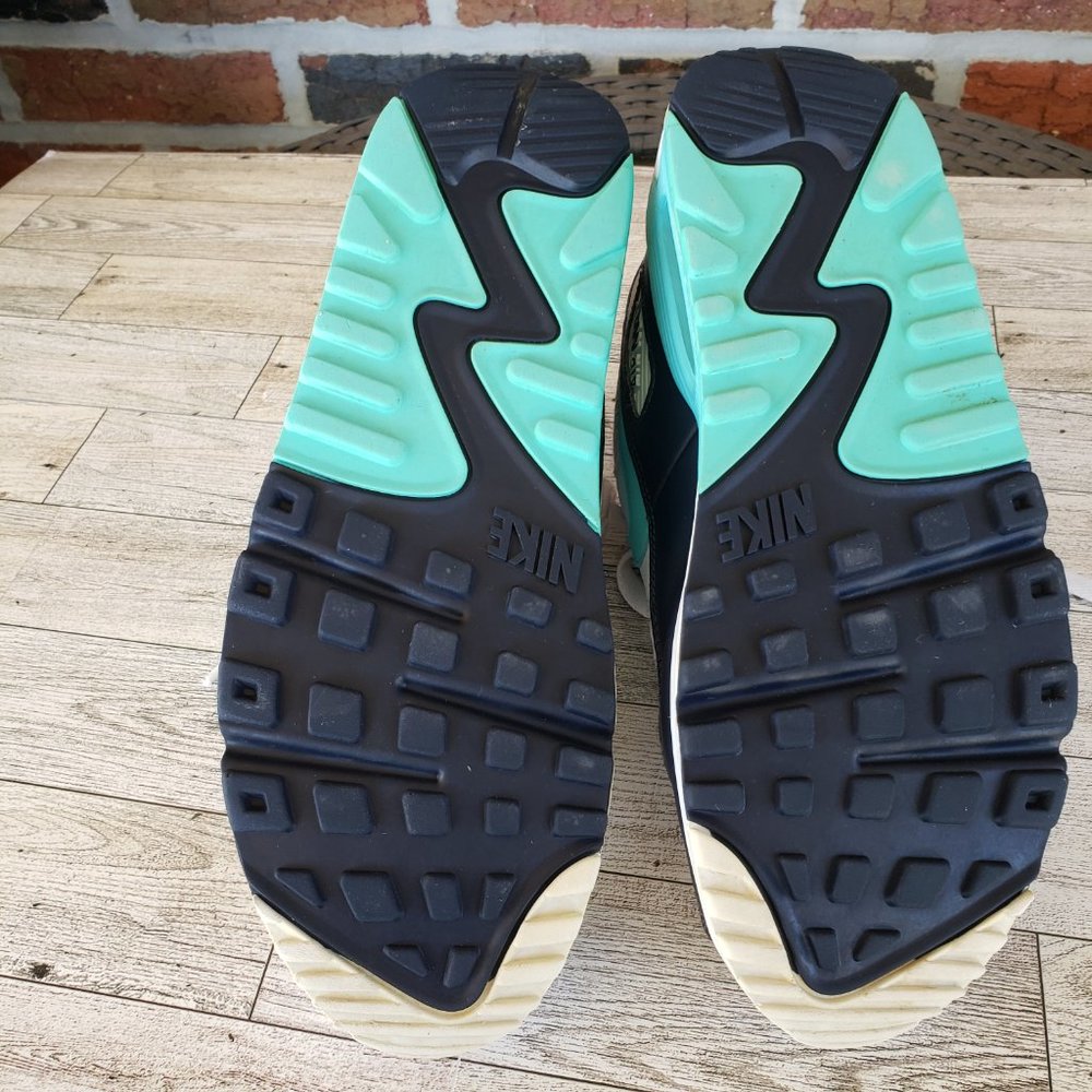 NIKE Air Max 90 Aurora - Picture 14 of 15